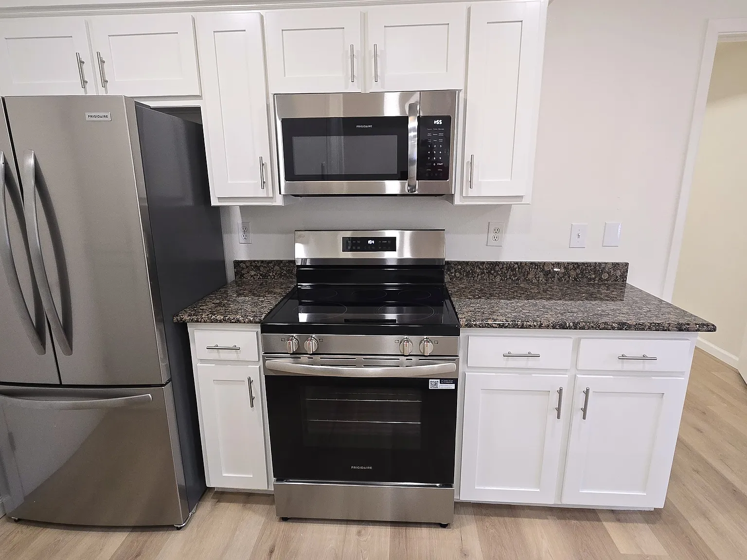 2 bed, 1014 sqft, $2,050 — Photo 3