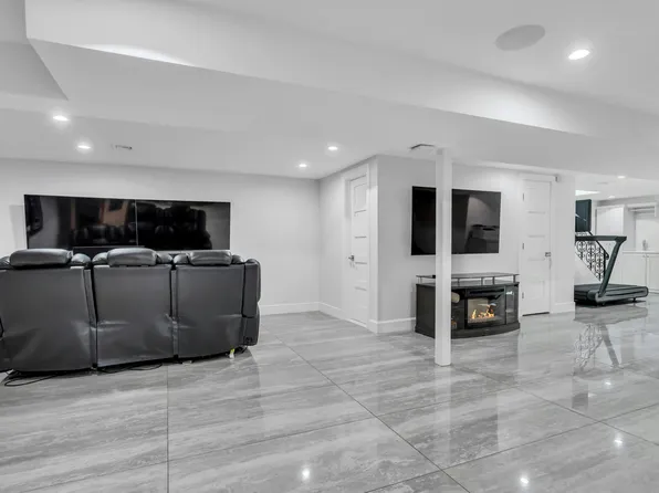 14-63 Burton Street image 30 of 35