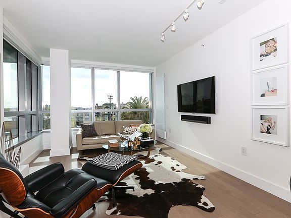 4th image of 8 Buchanan St Unit 309