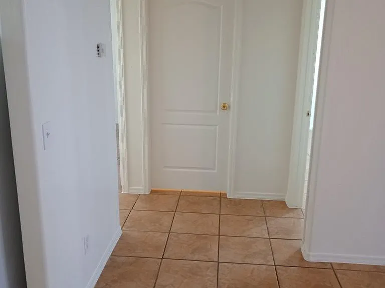 403 N Sunshine Blvd #A — Photo 6