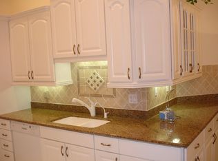 97 Silver Oaks Cir APT 2201, Naples, FL 34119