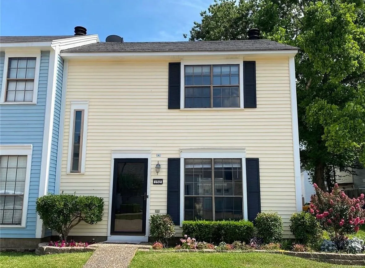 2 bed, 971 sqft, $1,500 — Photo 1