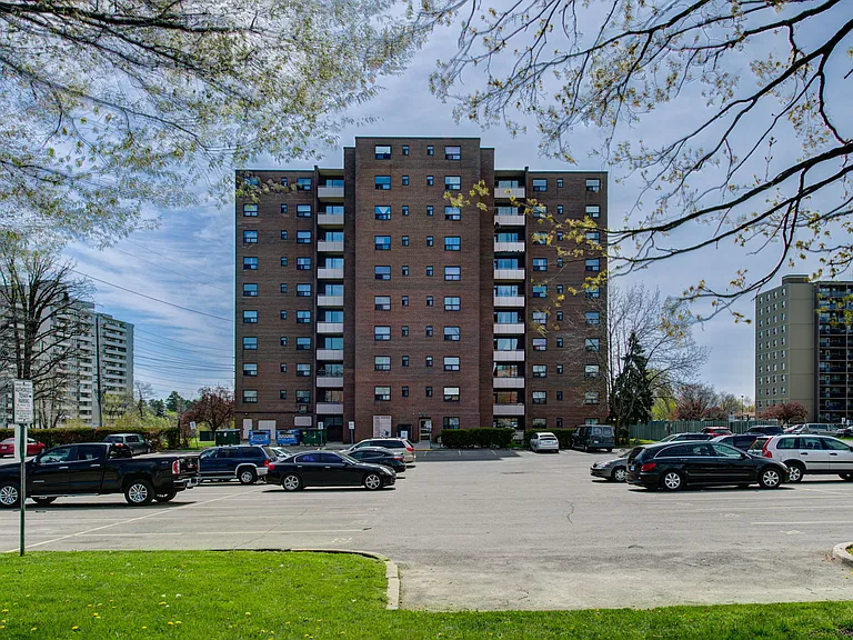 1785 Bloor St — Photo 31