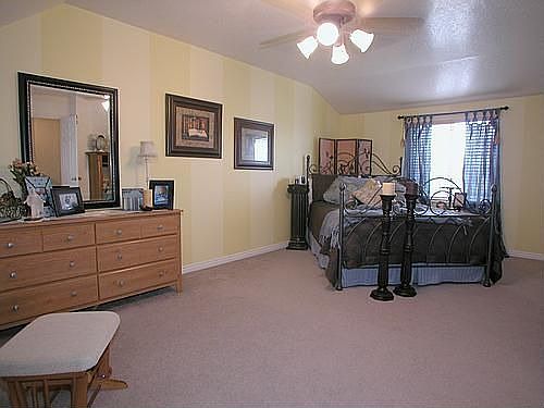 5th image of 431 W Harvest Moon Dr