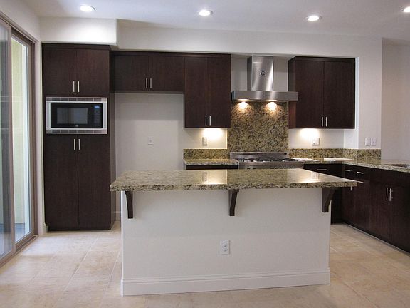 2nd image of 114 Minaret Ave