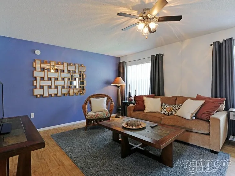 La Aloma Apartments — Photo 11
