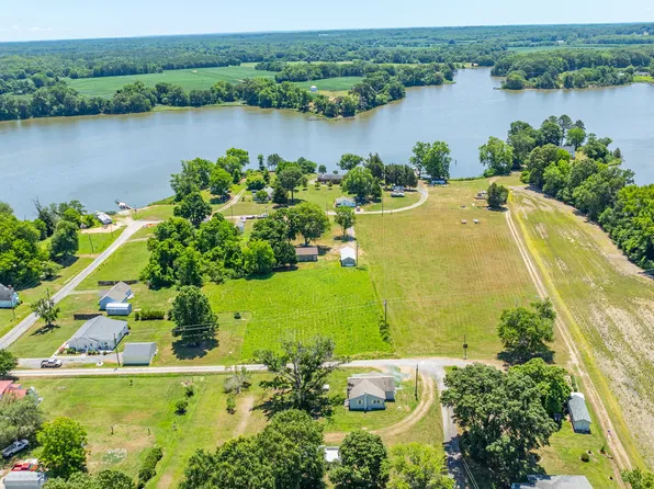 190 Chatham Village Rd, Montross, VA 22520