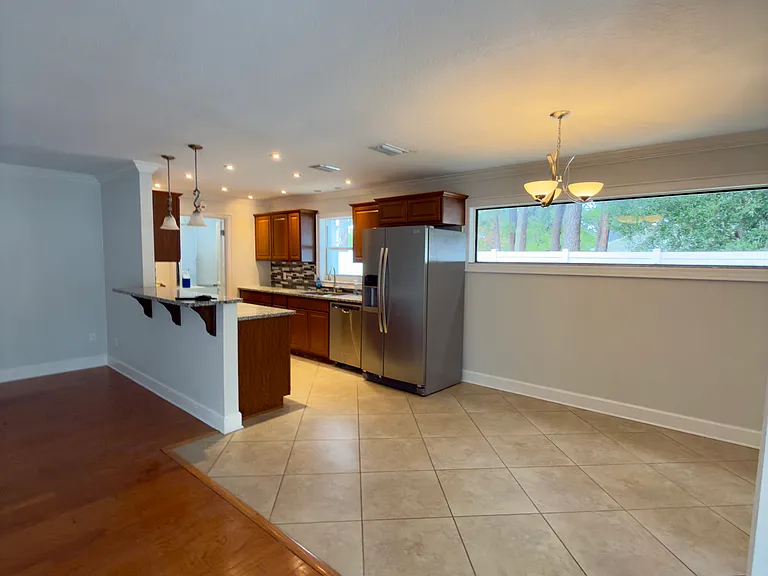 1033 Hermosa Dr — Photo 5