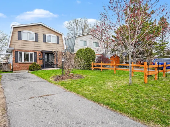 62 Priam Way, Ottawa, ON K2H 8S8