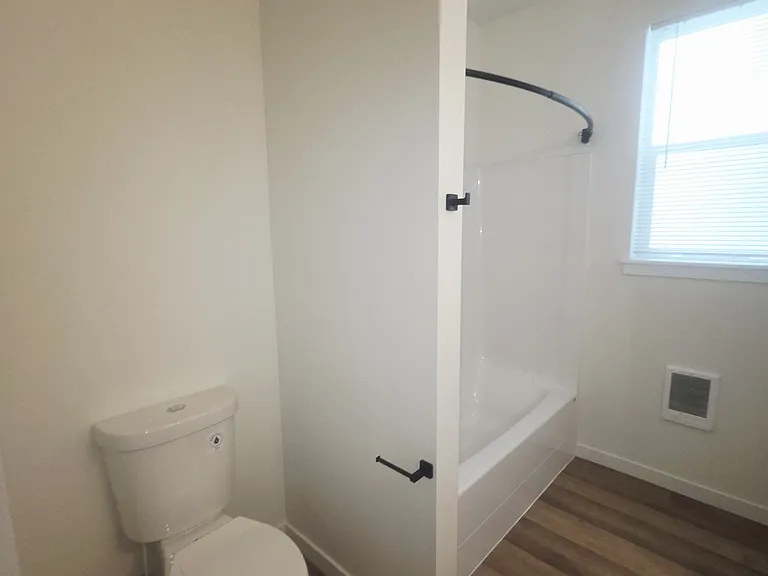 100 N 5th St #B24 — Photo 11