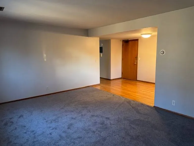 3254 Bloomington Ave — Photo 10