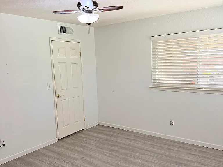 6307 N State St — Photo 25