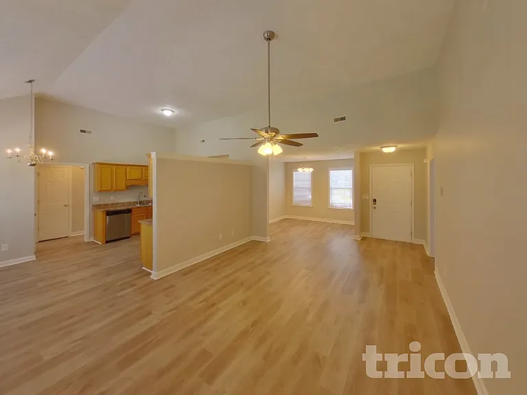 1024 Stratus Dr — Photo 4