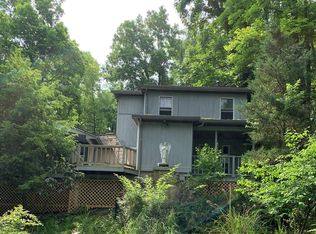 121 Rockwood Ln, Bridgeport, WV 26330