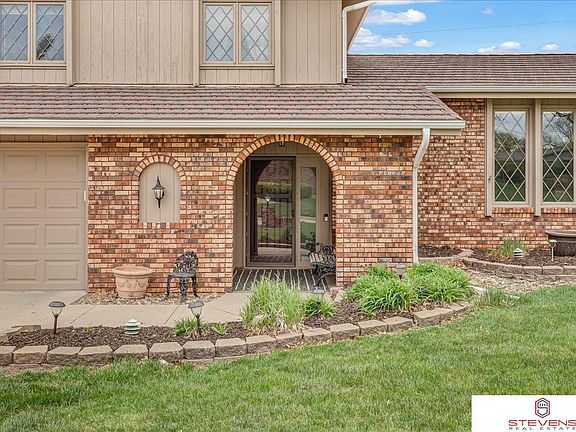 3rd image of 4825 Eastridge Dr