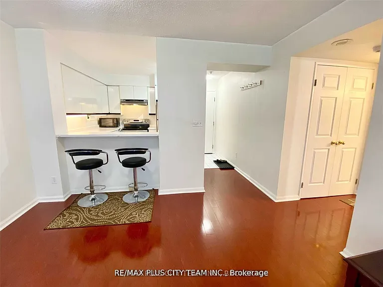 7 Carlton St #401 — Photo 14