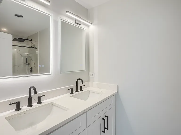 1830 W Cuyler Ave #2 — Photo 17