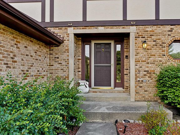3rd image of 3880 Bernay Ln