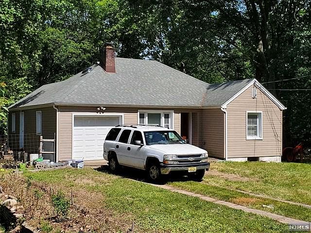 1st image of 6 Fairview Ave