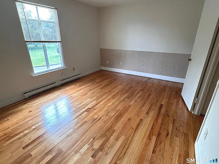 1634 Farmington Ave #2 — Photo 18