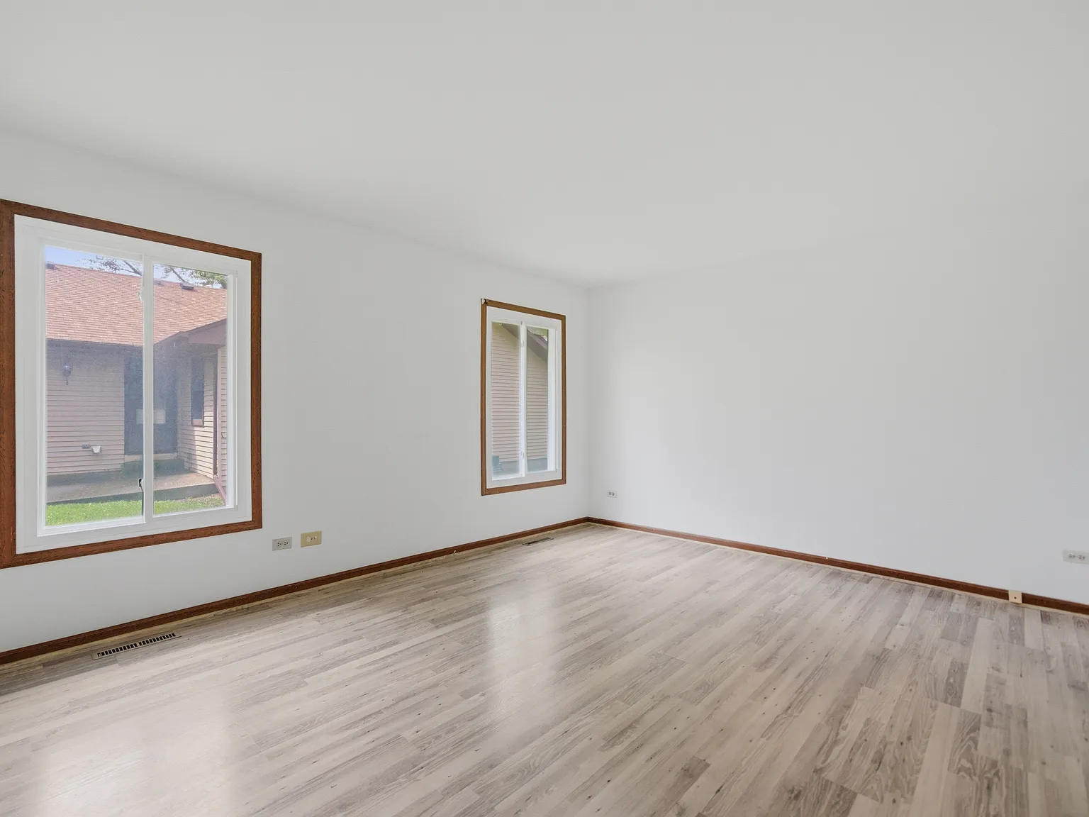 152 Dunbar Ln — Photo 2