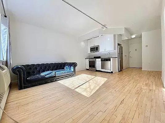 Rented by The Downtown LLC | media 21