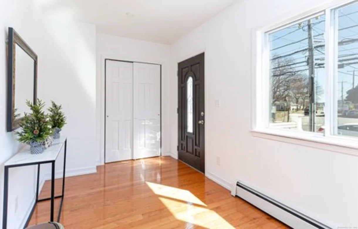 3 bed, 1800 sqft, $3,400 — Photo 2