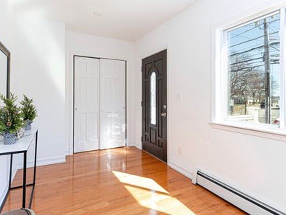 2nd image of 1143 Shippan Ave #1