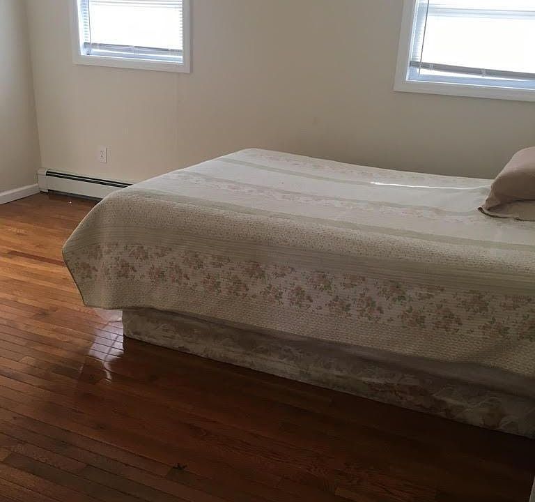 1st image of 350 Magnolia Ave