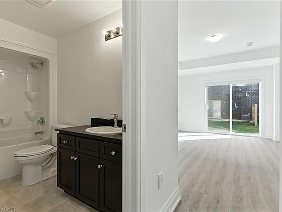 5th image of 4 Clear Valley Ln