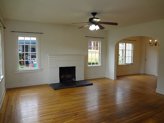 3rd image of 218-220 S Morrison Ave #2B-2BA-1127SQFT