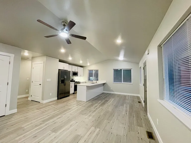 6150 W Karen St #2-4 — Photo 9