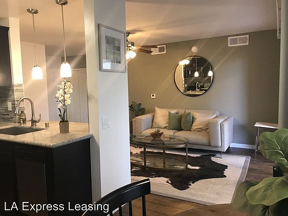 5th image of 821 Austin Ave APT 301