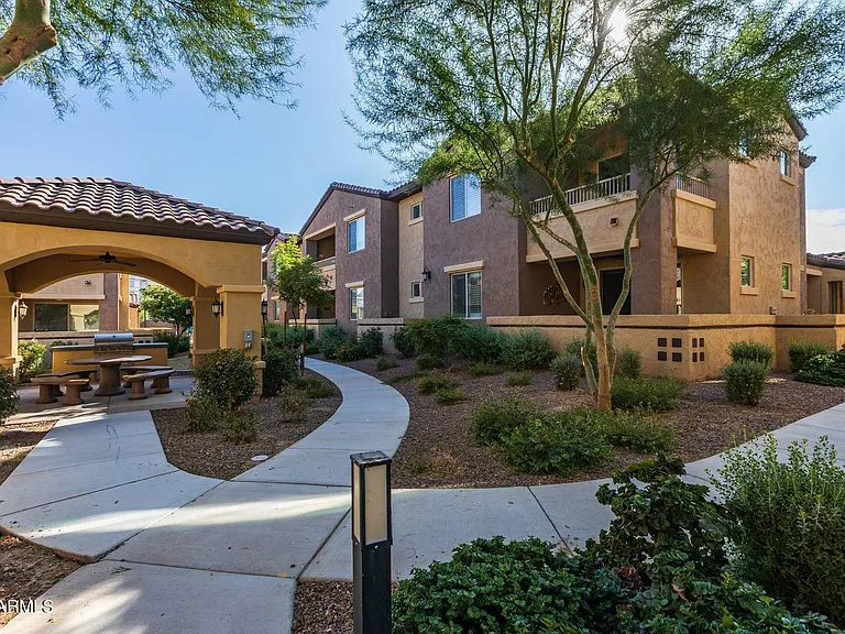 250 W Queen Creek Rd #111 — Photo 2