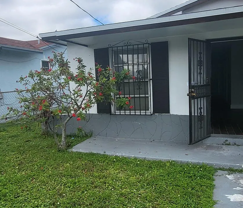 2221 NW 59th St