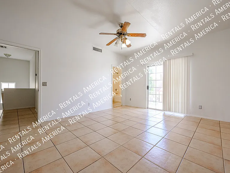1022 W Westchester Ave — Photo 21