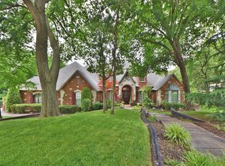 2425 Crossing Dr, Edmond, OK 73013