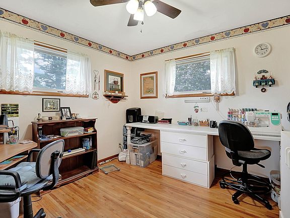3rd image of 4214 Newland Dr