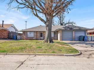 1000 W Silver Meadow Dr, Midwest City, OK 73110