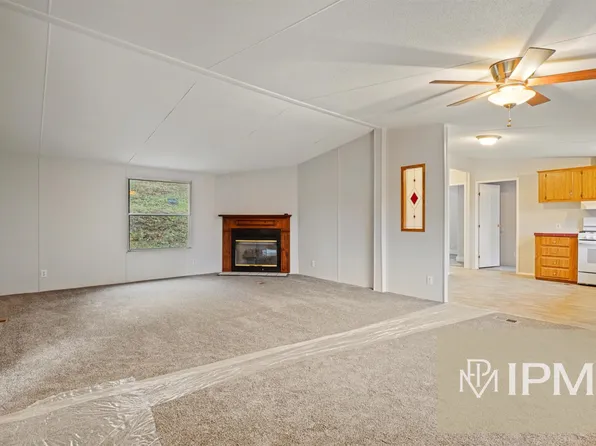 80 Argyle Ave, Glen Rock, PA 17327