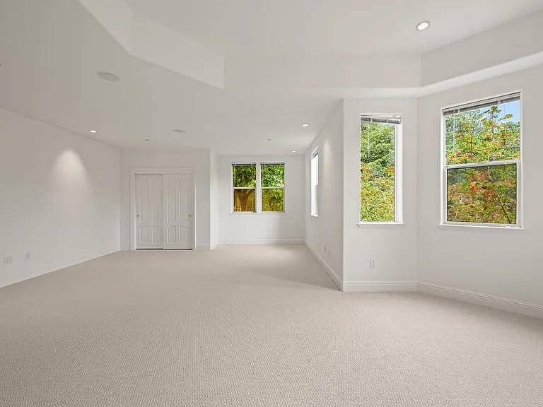 10 Warrens Way — Photo 36