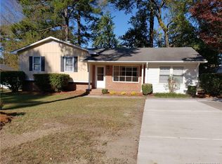 613 E Raynor Dr, Fayetteville, NC 28311