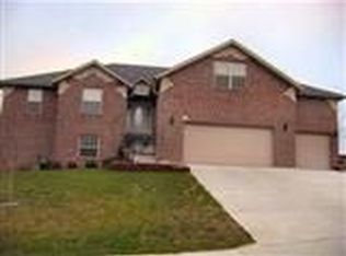 910 S 12th Ave, Ozark, MO 65721