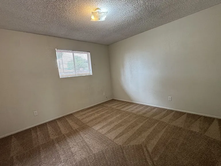 1281 N Catalina Dr — Photo 18