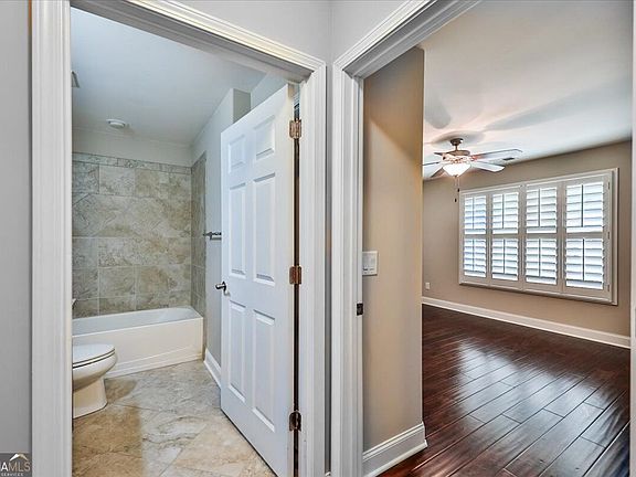 4th image of 2058 Bonneville Ln
