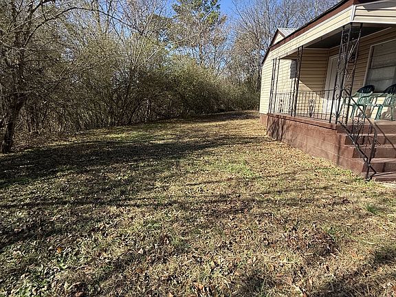 5th image of 1633 Yvonne Dr