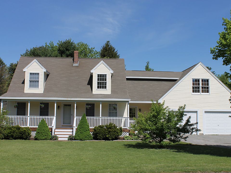 8 Patterson Drive, Kennebunk