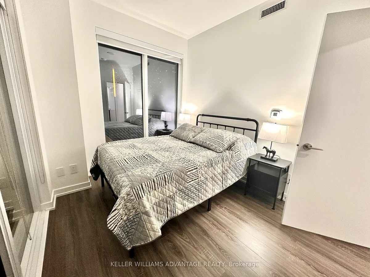 Photo 2 of 17 - 20 Edward St #802 - Toronto, ON Building Photo - 20 Edward St #802