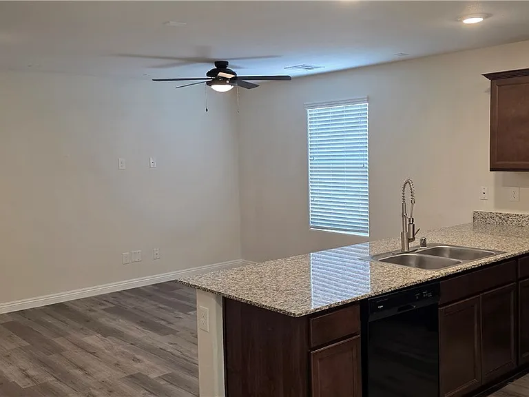 4534 Dover Straight St — Photo 6