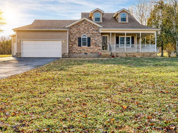 134 Rolling Meadows Dr, Bowling Green, KY 42101